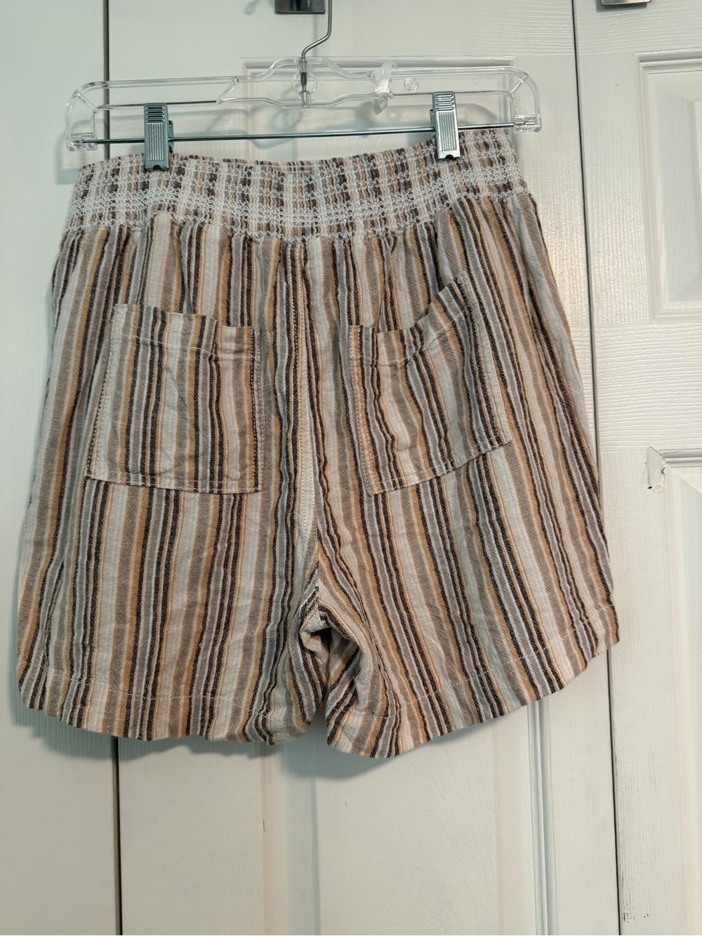 Briggs New York High-Waist Striped Shorts in Beige & Brown - Picture 4 of 8